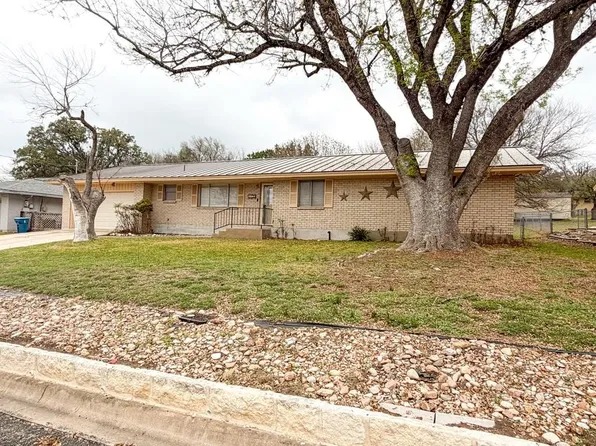 1120 Nancy Beth Dr, Kerrville, TX 78028