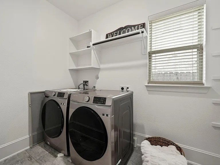 3938 Avalon Ridge Dr — Photo 15
