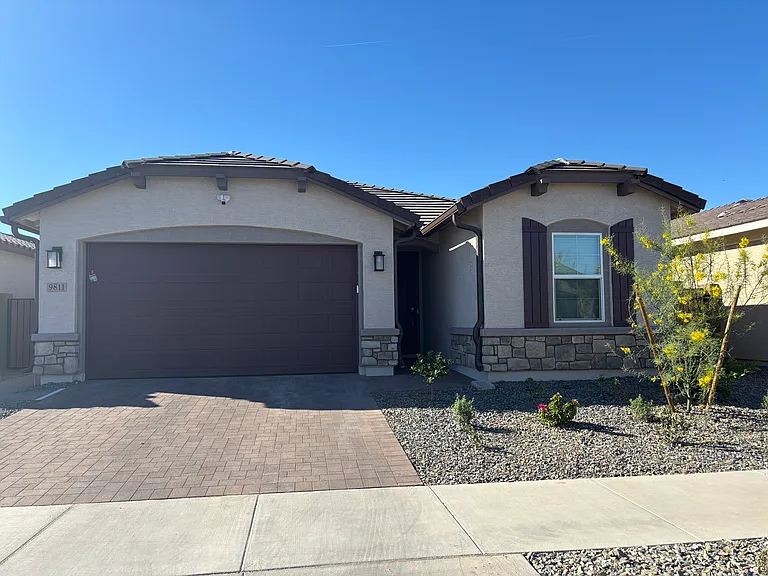 9811 W Cheery Lynn Rd #B — Photo 11