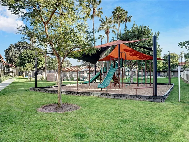 Tierra Palms Apartment Homes — Photo 103