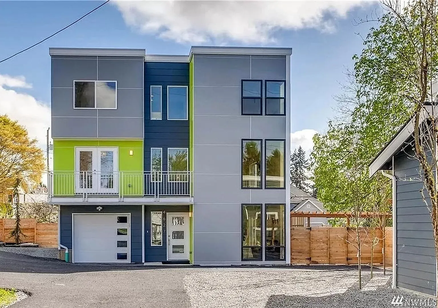 Beautiful 4bd/3.5ba in quiet Rainier Valley — Photo 1