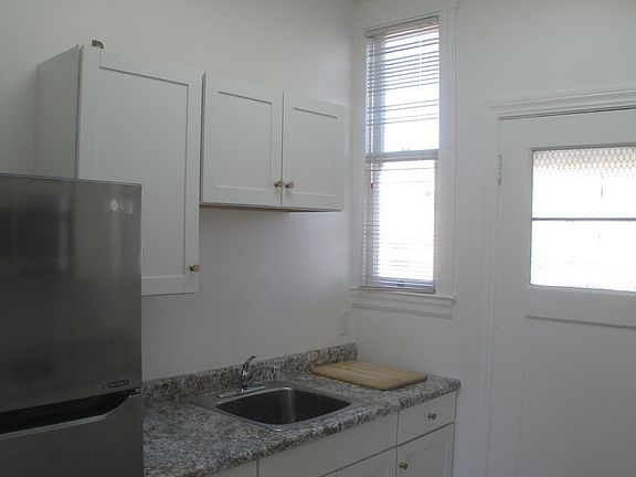 5th image of 210 Ivy St #210