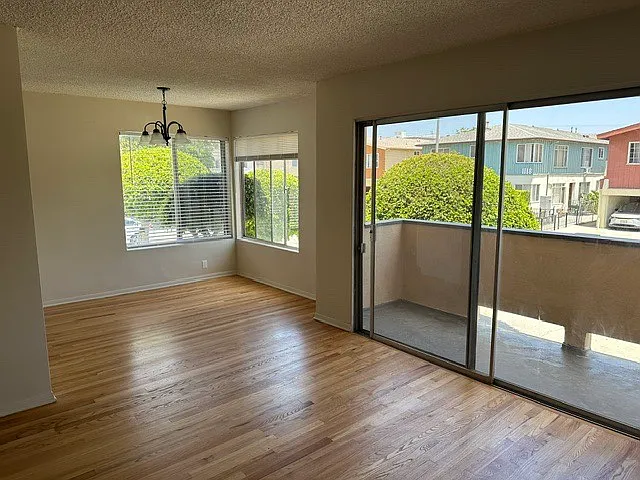 2 bed, 960 sqft, $2,975 — Photo 4