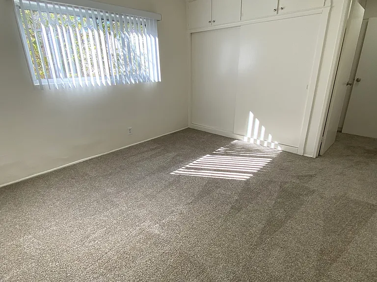 Grismer Cove Apartments — Photo 22