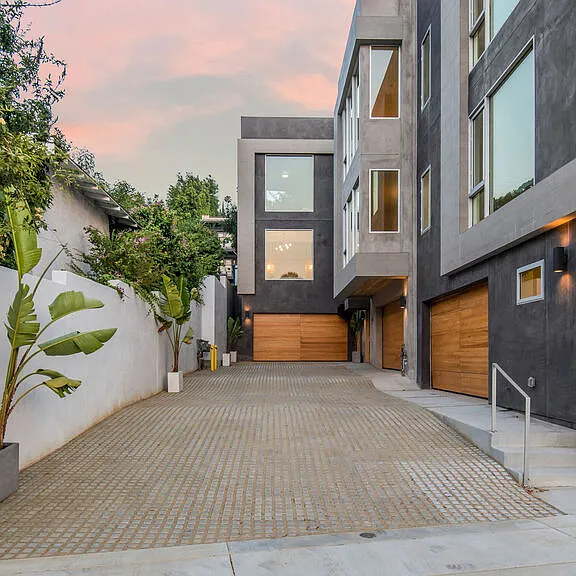 1264 Hyperion Ave — Photo 16