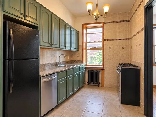 169 Irving Ave APT 2L, Brooklyn, NY 11237