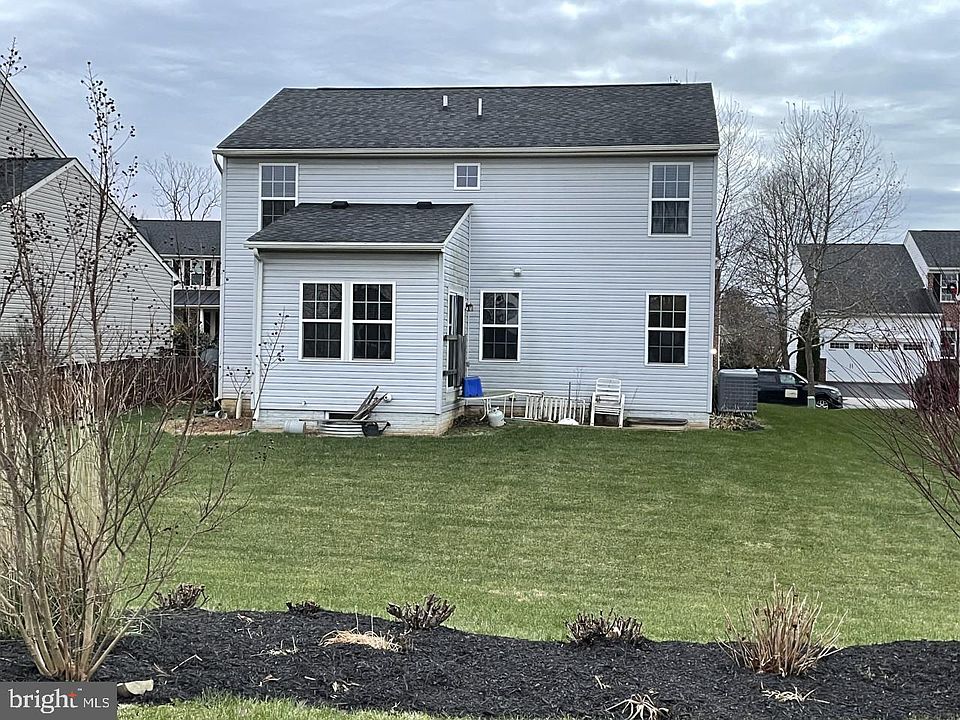 2nd image of 18 Black Forest Ln
