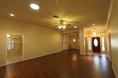 2nd image of 137 Country Grace S