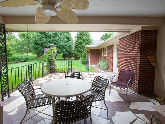 3rd image of 919 Millercrest Dr