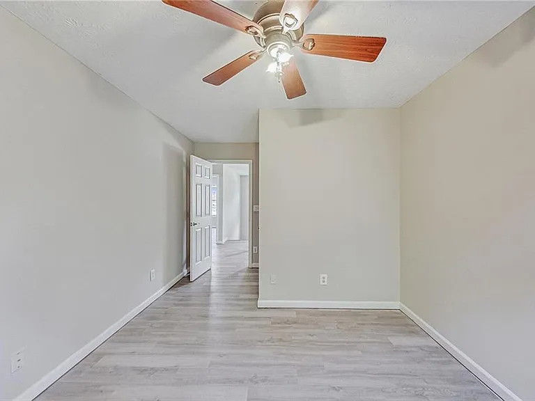 326 Canterbury Place Dr — Photo 19