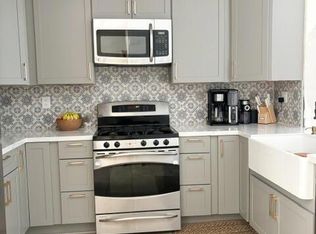 8211 Onyx St, Ventura, CA 93004