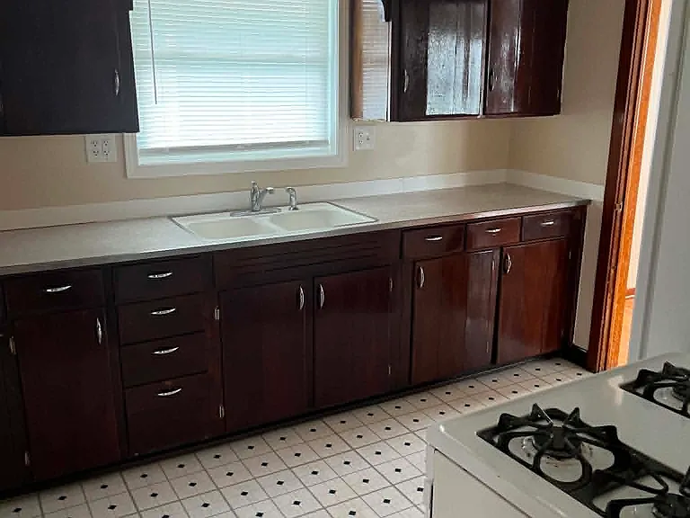 407 E Exchange St #A — Photo 11