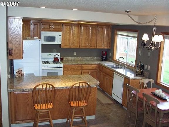 Brand New Itallian Granite Countertops