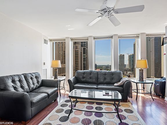 4th image of 100 E Walton St APT 21G