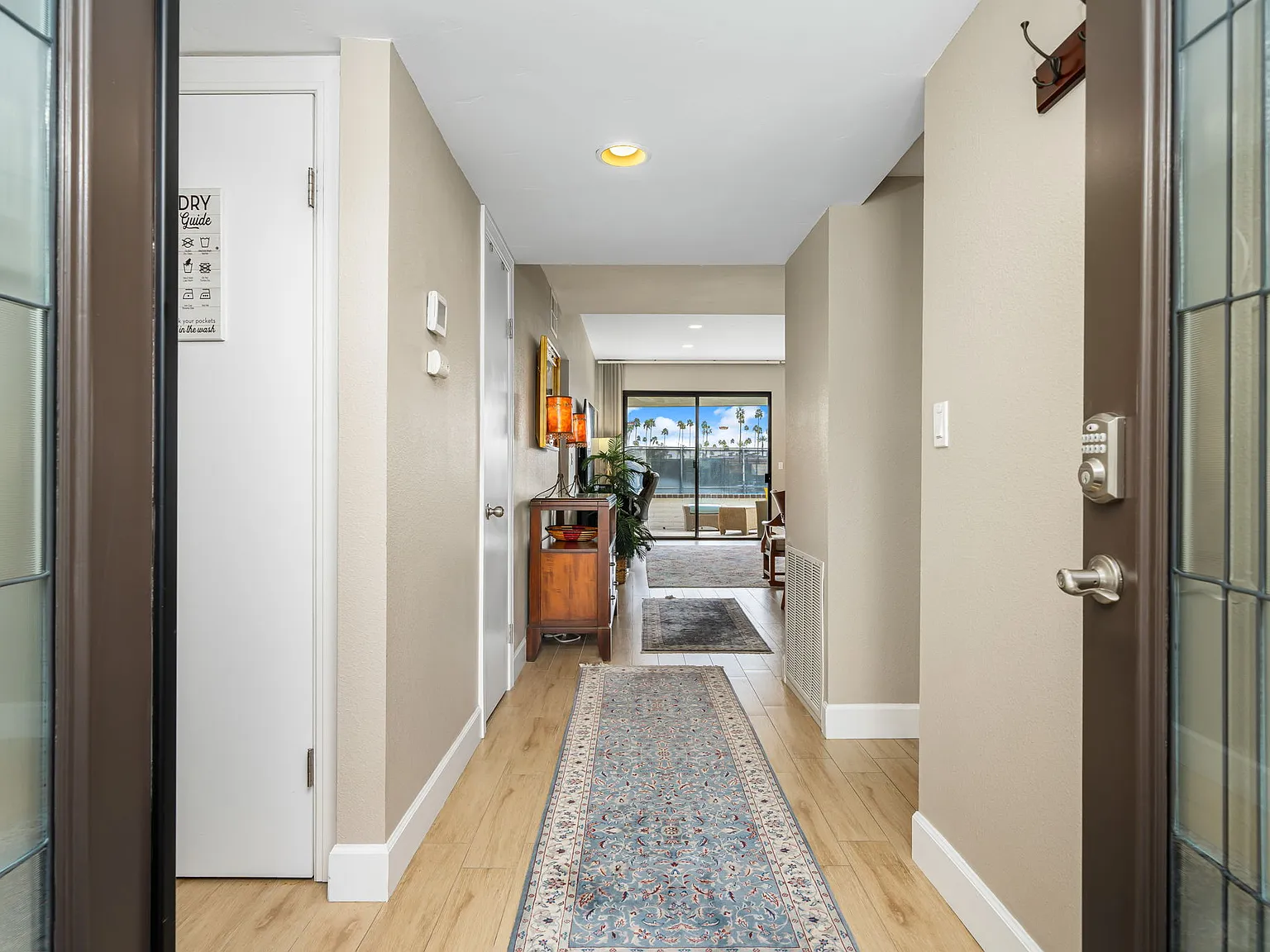 2 bed, 1270 sqft, $3,200 — Photo 2