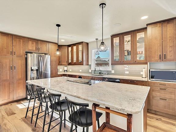 5th image of 309 E Park Ave