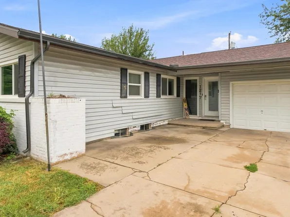 1217 W Dallas St, Wichita, KS 67217