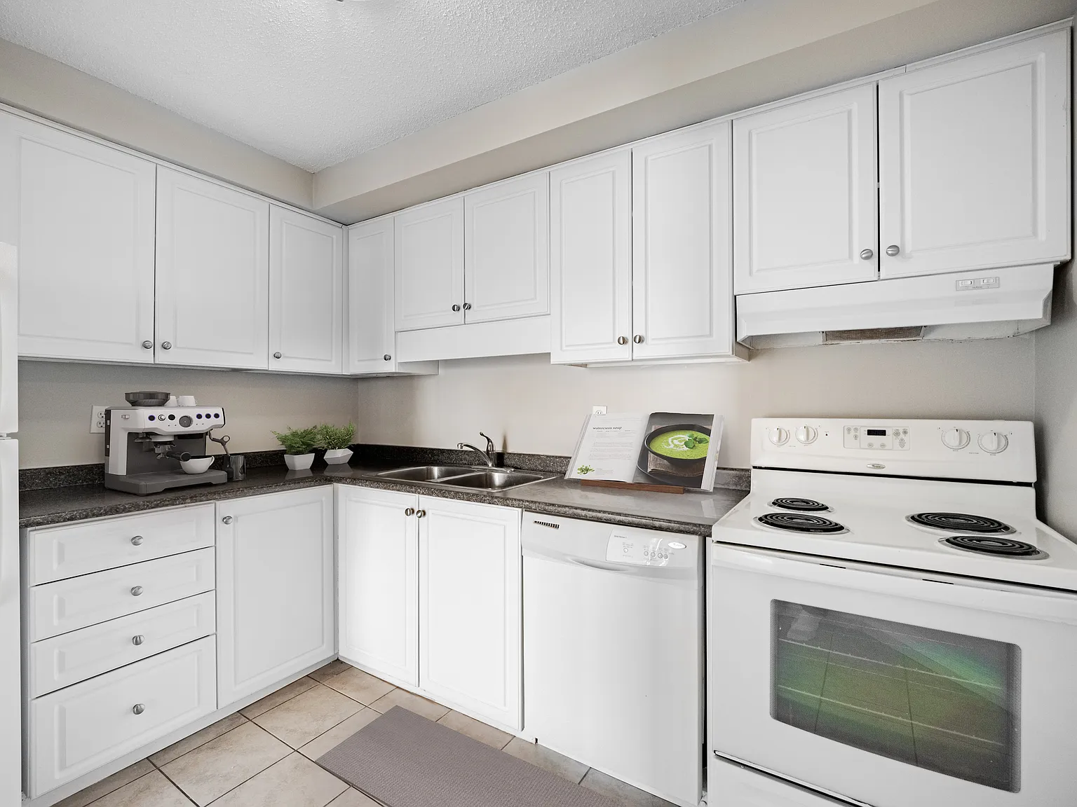110 Belmont Drive — Photo 4