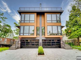 441 Elizabeth St, Fort Lee, NJ 07024