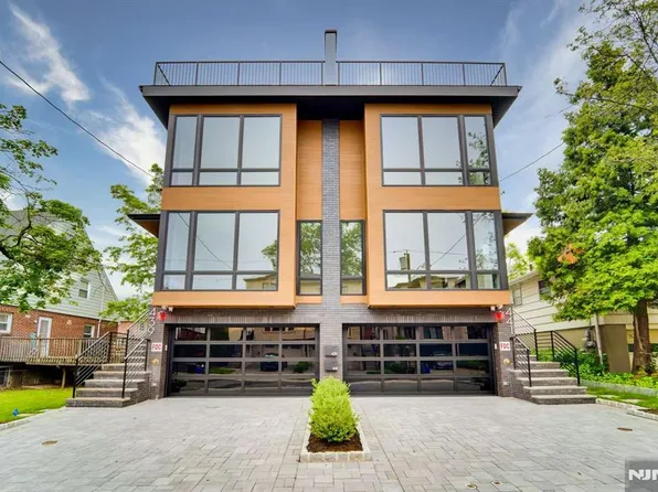 441 Elizabeth St, Fort Lee, NJ 07024