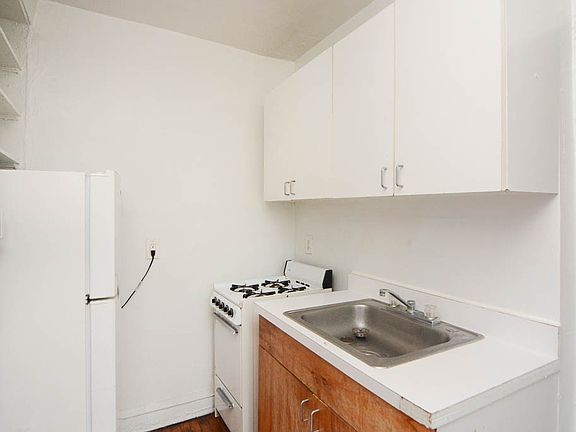 3rd image of 3310 W Schubert Ave #X1