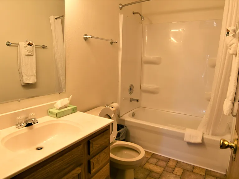 Alexis Manor — Photo 20