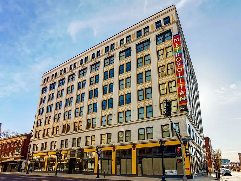 Metropolitan Artist Lofts — Photo 24