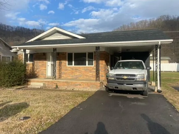 206 S Roberts Dr, Prestonsburg, KY 41653