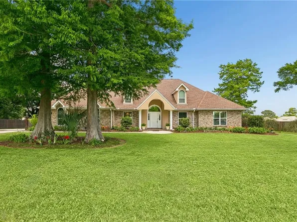 106 Royal Crescent Dr, Belle Chasse, LA 70037