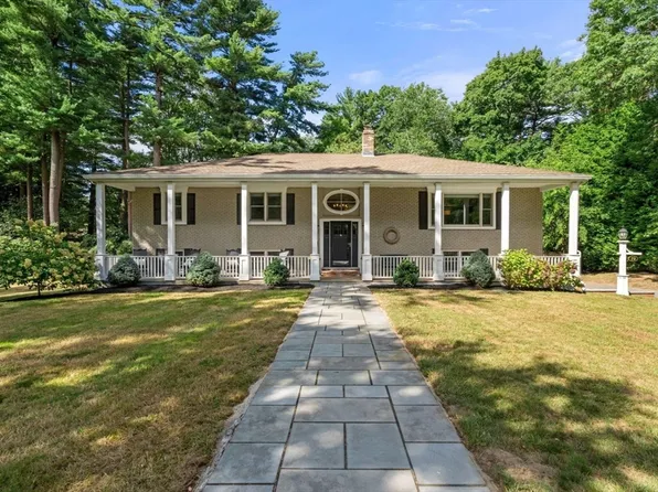 19 Stanford Dr, Hingham, MA 02043