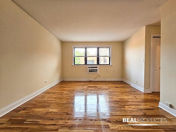 2nd image of 555 W Arlington Pl APT 507