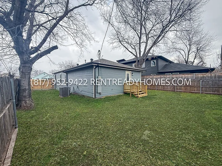 1824 Carver Ave — Photo 18