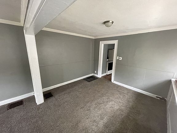 4th image of 909 N Linwood Ave #909