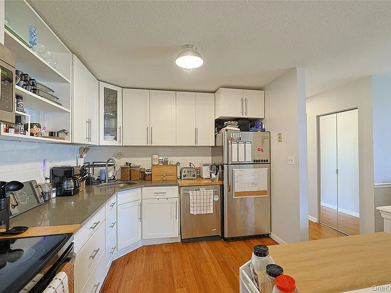 3 Brook Dr #27 — Photo 8