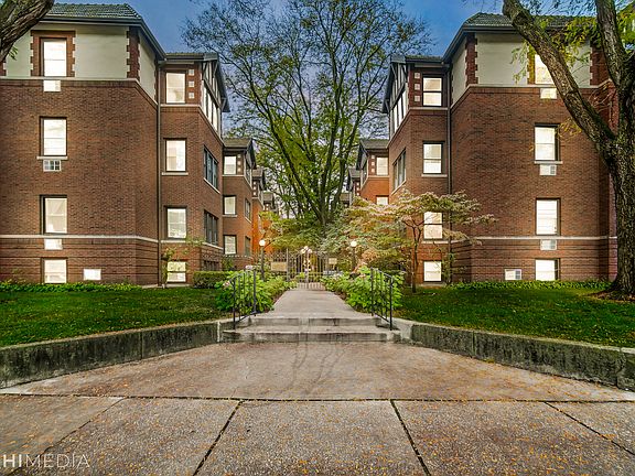 4th image of 819 Lake St APT 3E