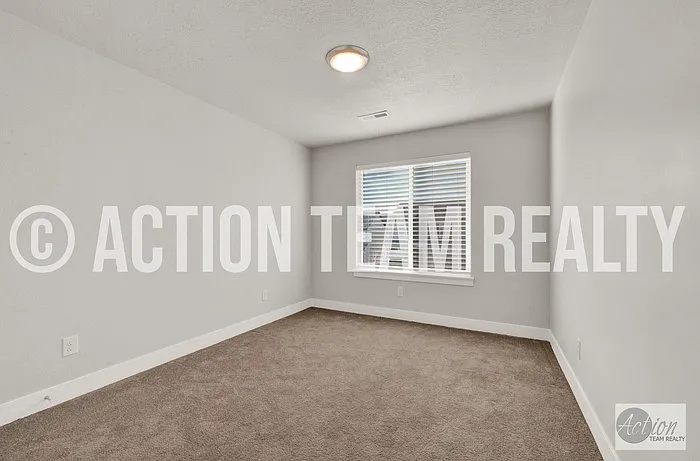 106 N Midland Dr — Photo 23
