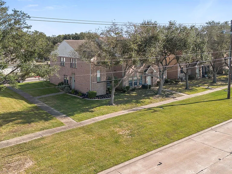 1413 Highway 146 S — Photo 26