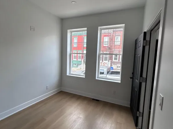 2209 N 10th St, Philadelphia, PA 19133