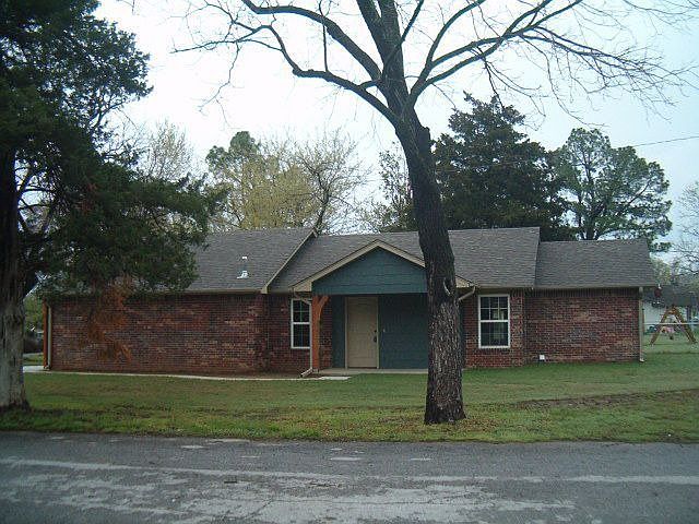 1st image of 518 S Perdue Ave