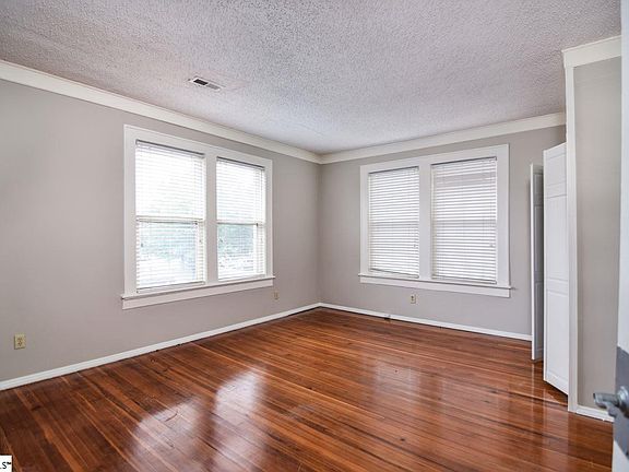 4th image of 801 E North St Unit 9