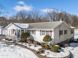 109 Vosburgh Rd, Mechanicville, NY 12118