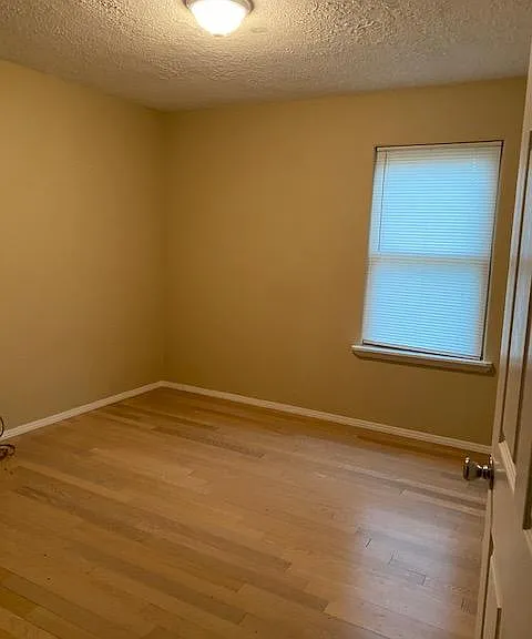 845 S 3rd St — Photo 5