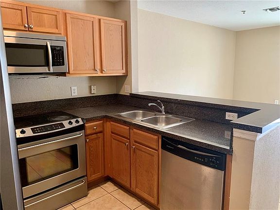 4th image of 5455 SW 41st St