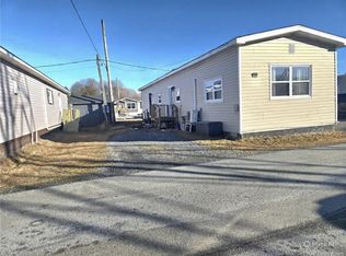 27 Daisy St, Saint John, NB E2M5M8