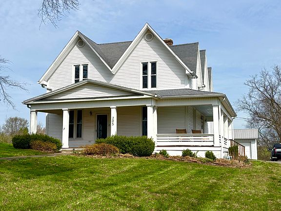 5th image of 205 W 1st St