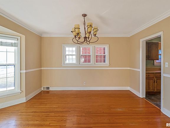 4th image of 501 W Forrest Hill Ave