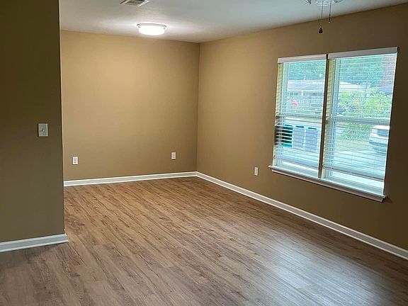 5th image of 1642 Wiltshire Blvd
