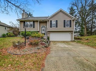 7885 E Oakbrook Cir, Madison, WI 53717