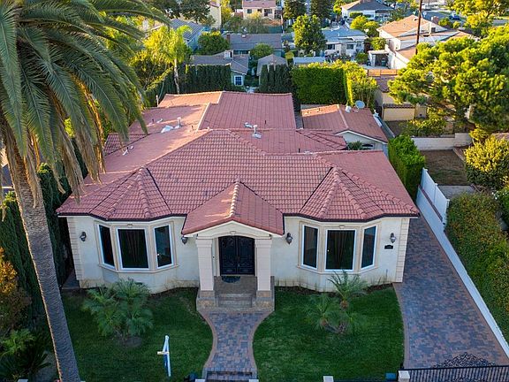 4th image of 831 E Orange Grove Ave