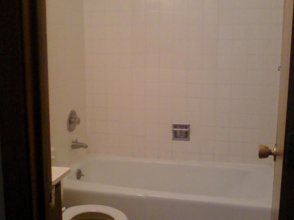 2nd image of 1026 Eisenhower Cir APT 1